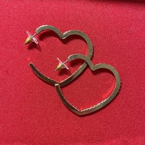 URBAN OUTFITTERS GOLD HEART HOOP EARRINGS
